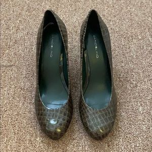 Green heels - Never worn!